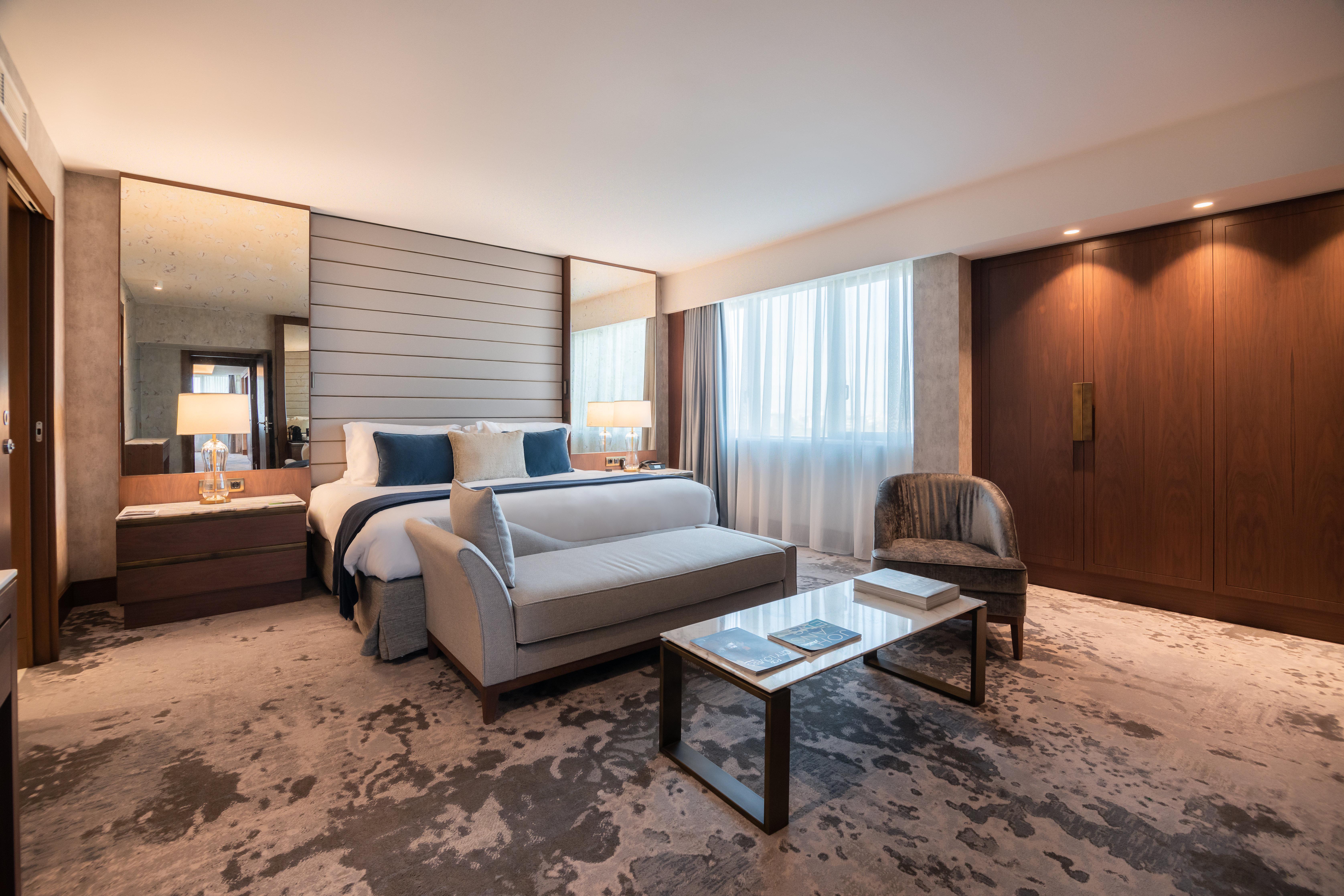 InterContinental Lisbon, an IHG Hotel Esterno foto A bedroom at the hotel