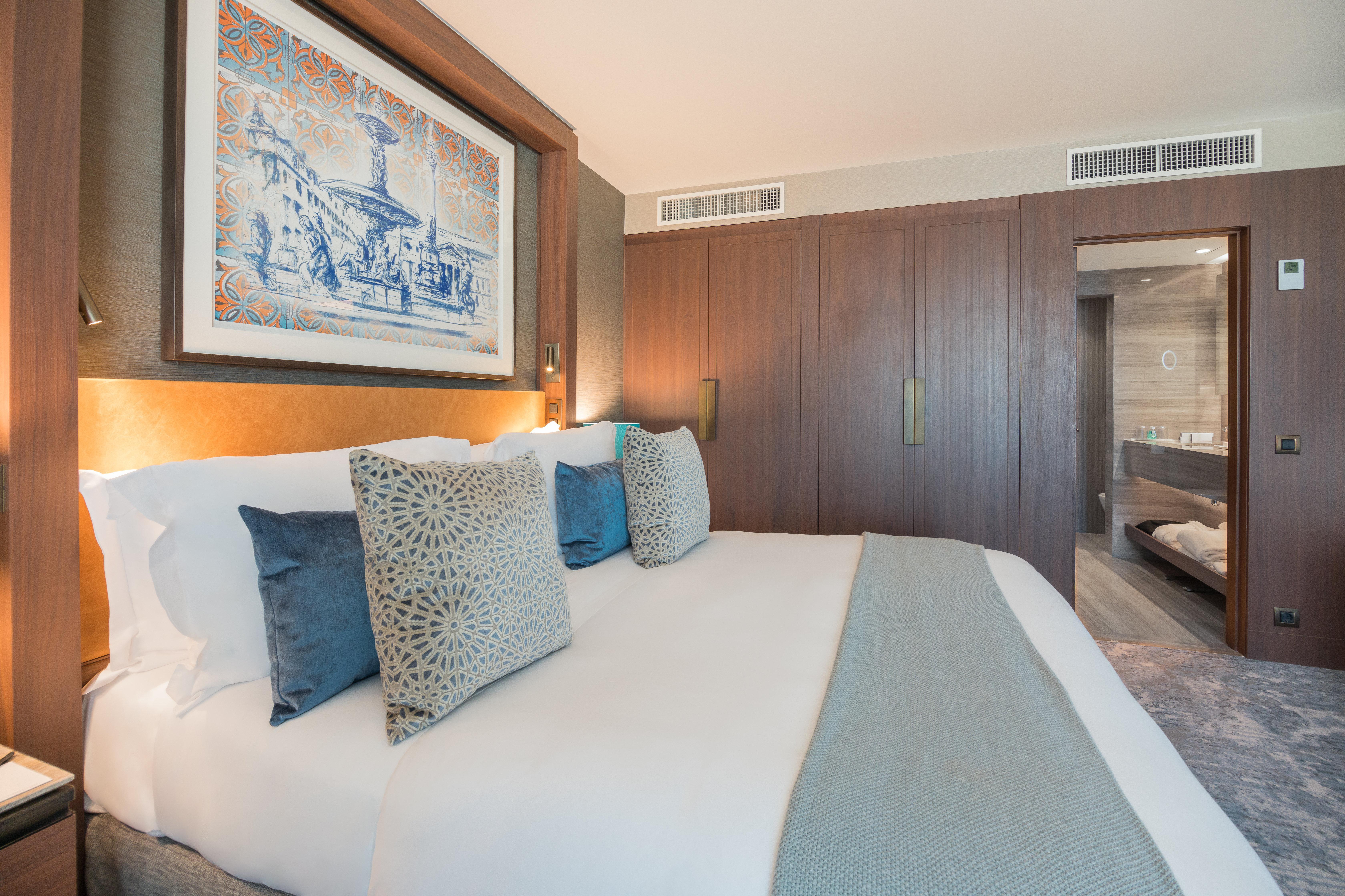 InterContinental Lisbon, an IHG Hotel Esterno foto A bedroom at the hotel