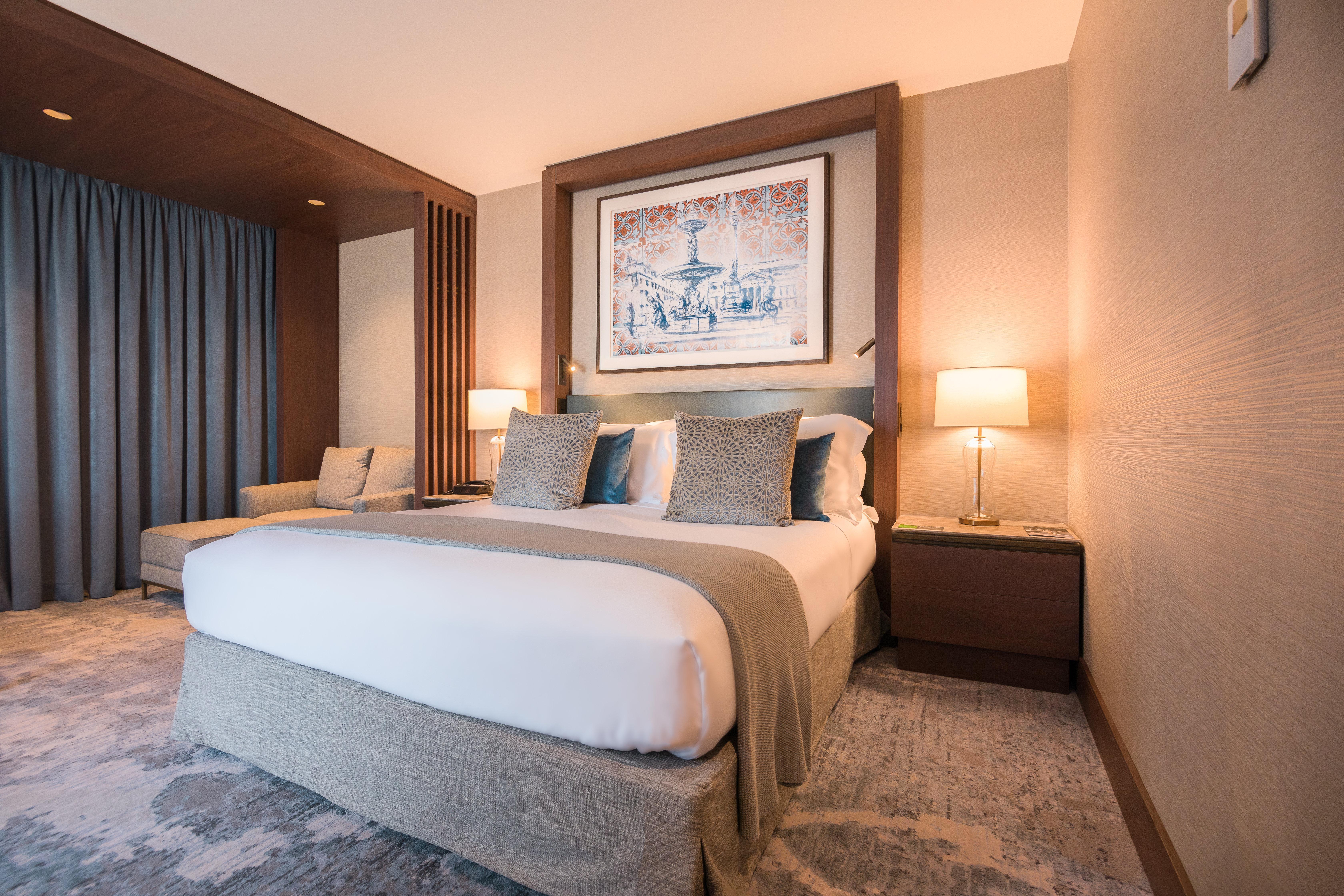 InterContinental Lisbon, an IHG Hotel Esterno foto A bedroom at the hotel