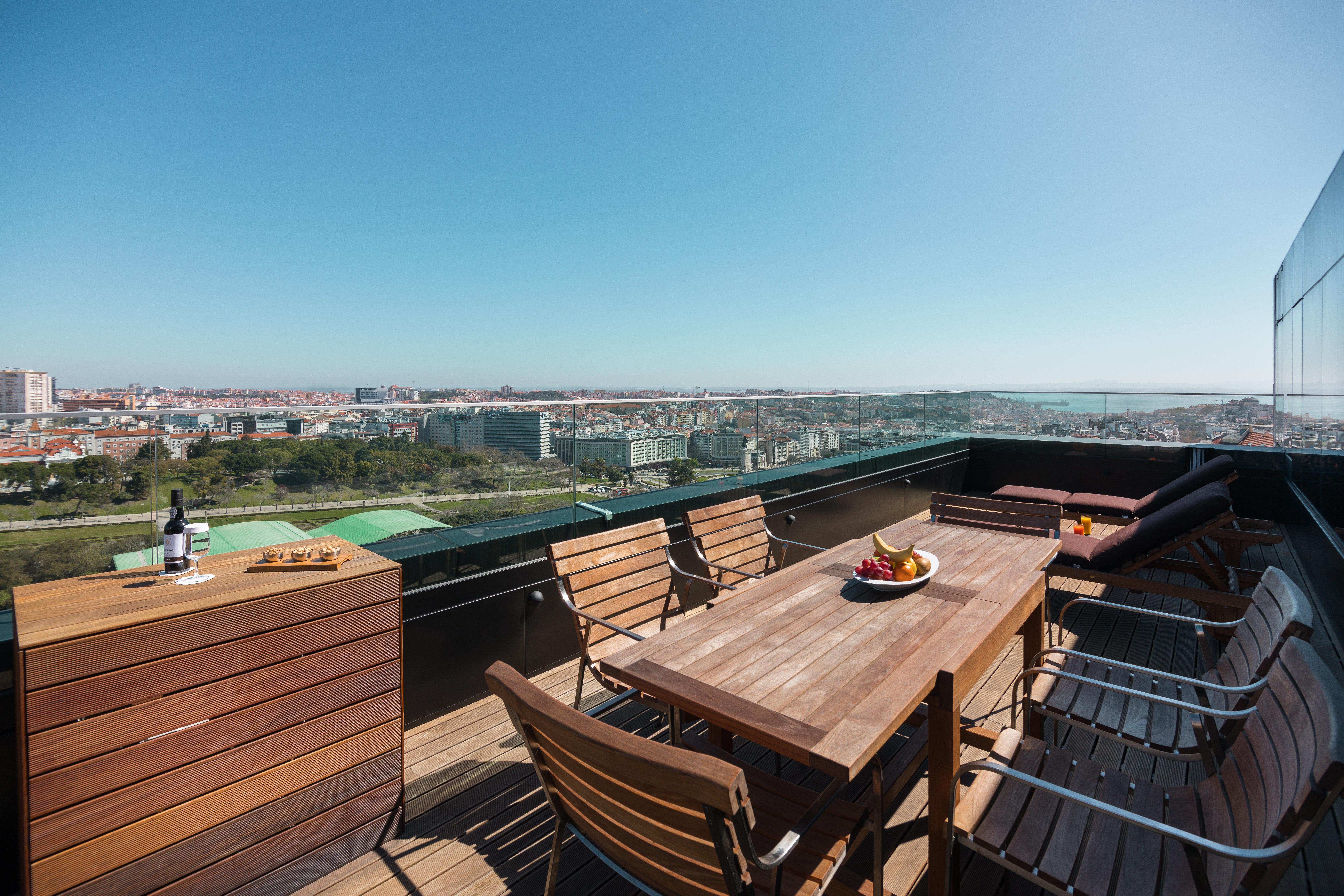 InterContinental Lisbon, an IHG Hotel Esterno foto Rooftop terrace