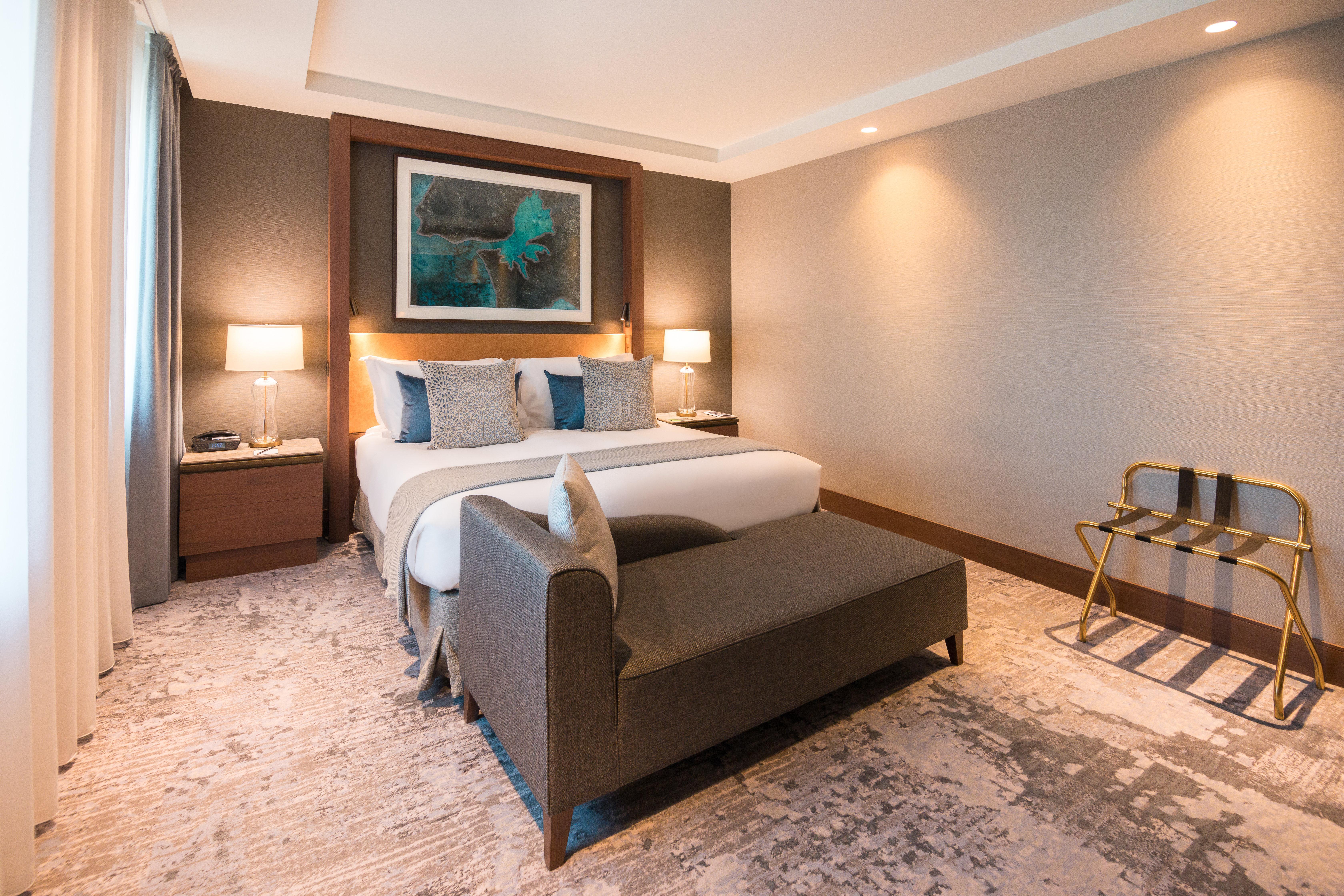 InterContinental Lisbon, an IHG Hotel Esterno foto A bedroom in the hotel
