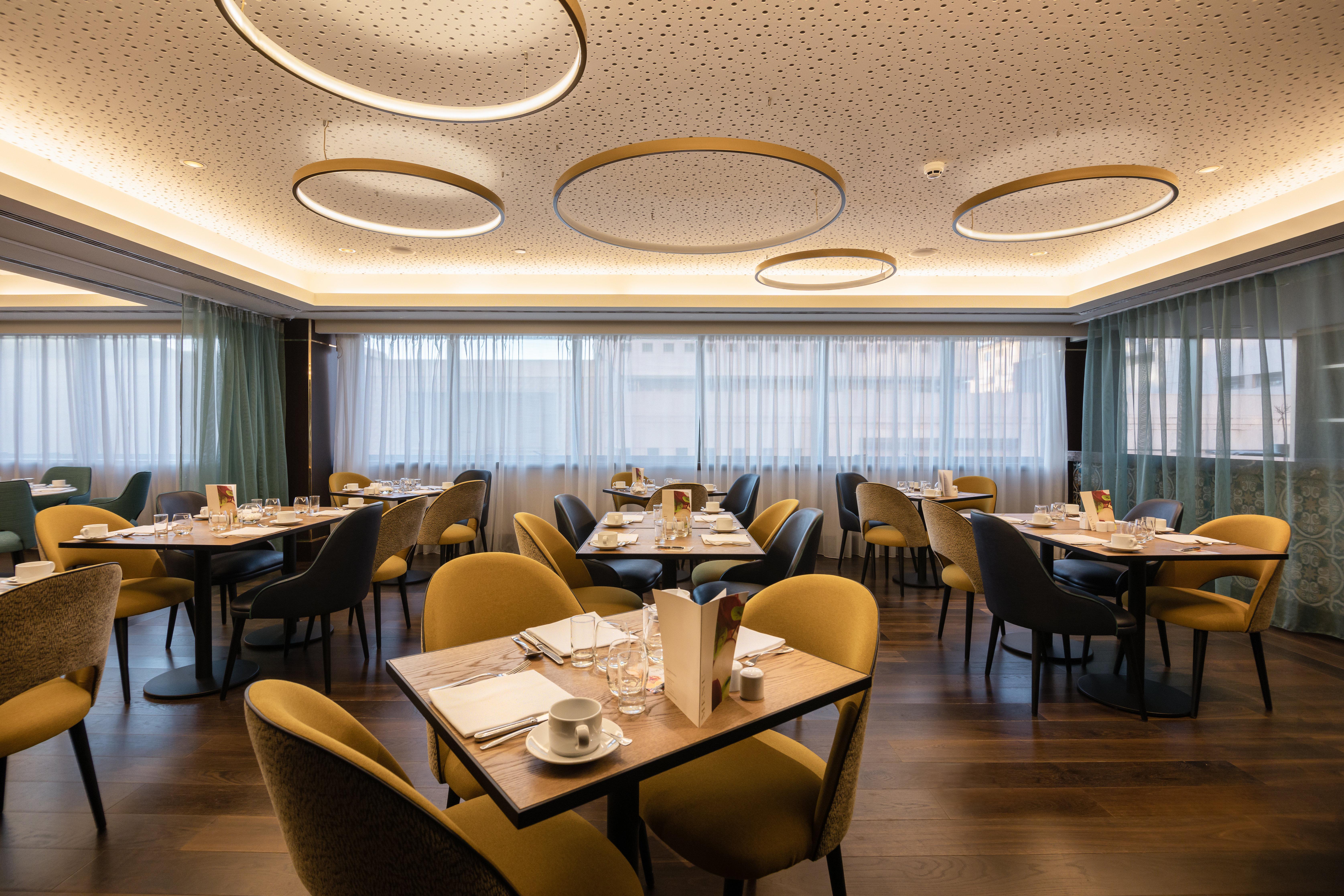 InterContinental Lisbon, an IHG Hotel Esterno foto The Club lounge at London Heathrow Airport