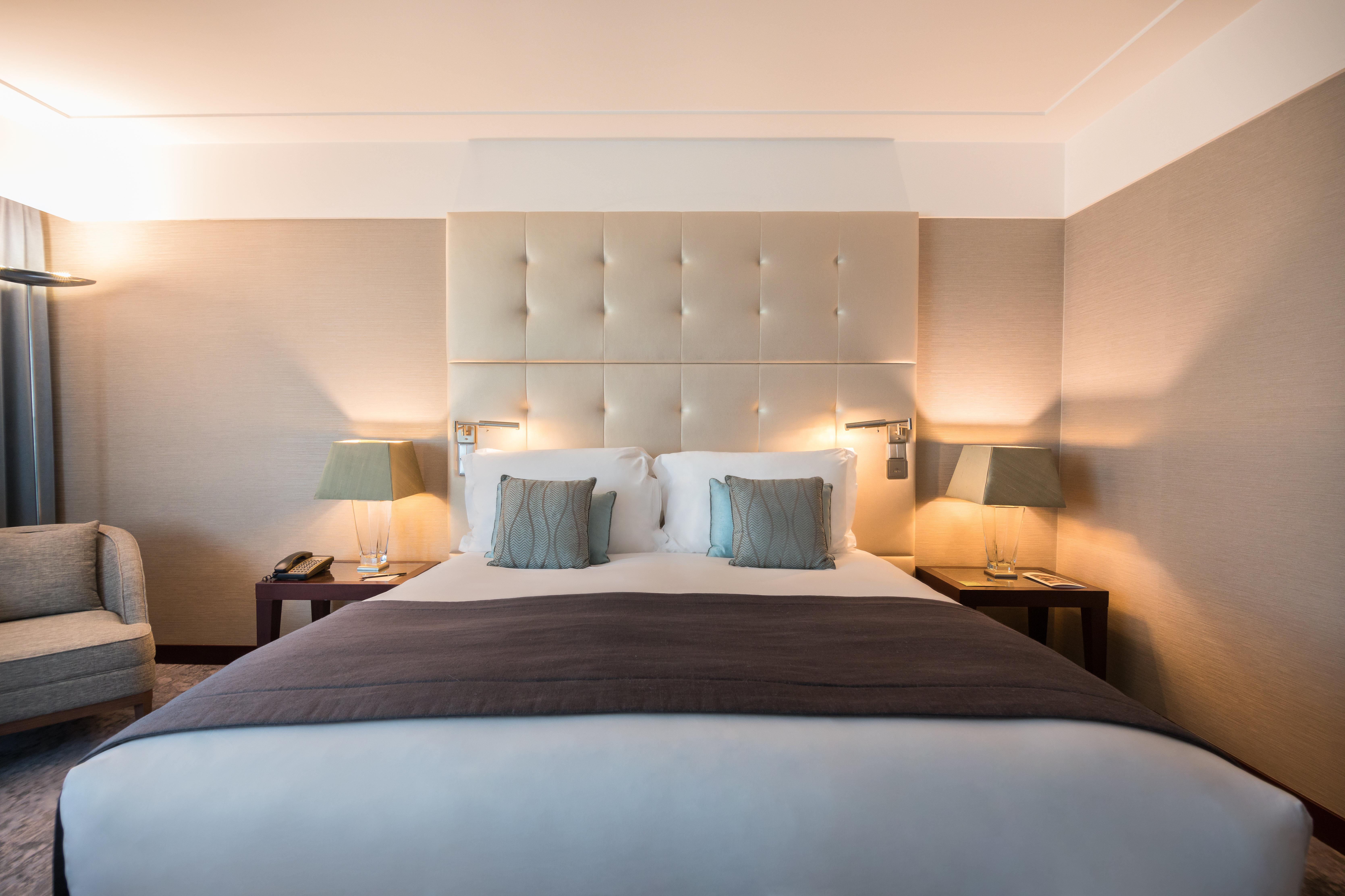 InterContinental Lisbon, an IHG Hotel Esterno foto A bedroom at the hotel