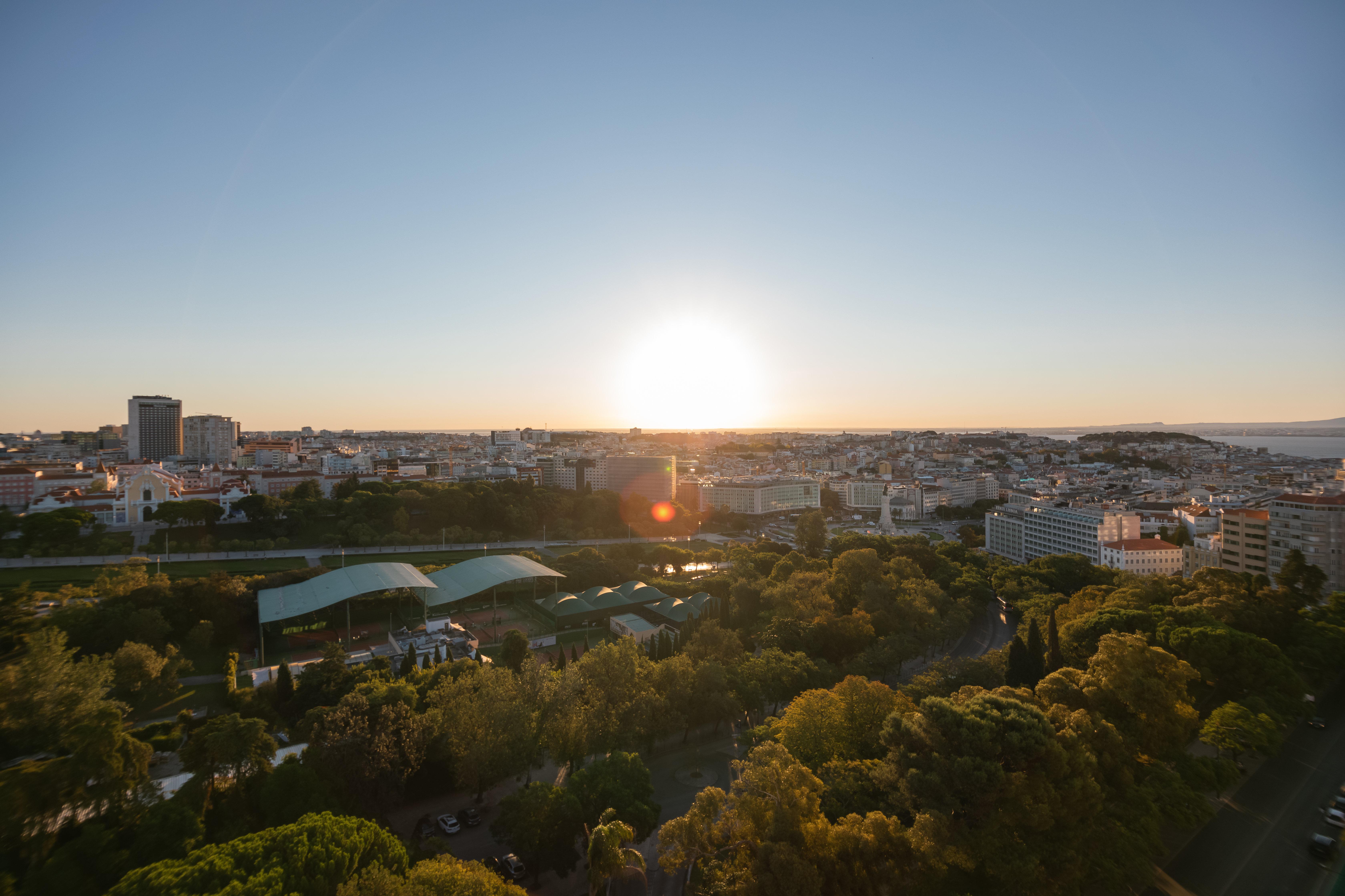 InterContinental Lisbon, an IHG Hotel Esterno foto View of the city from the park