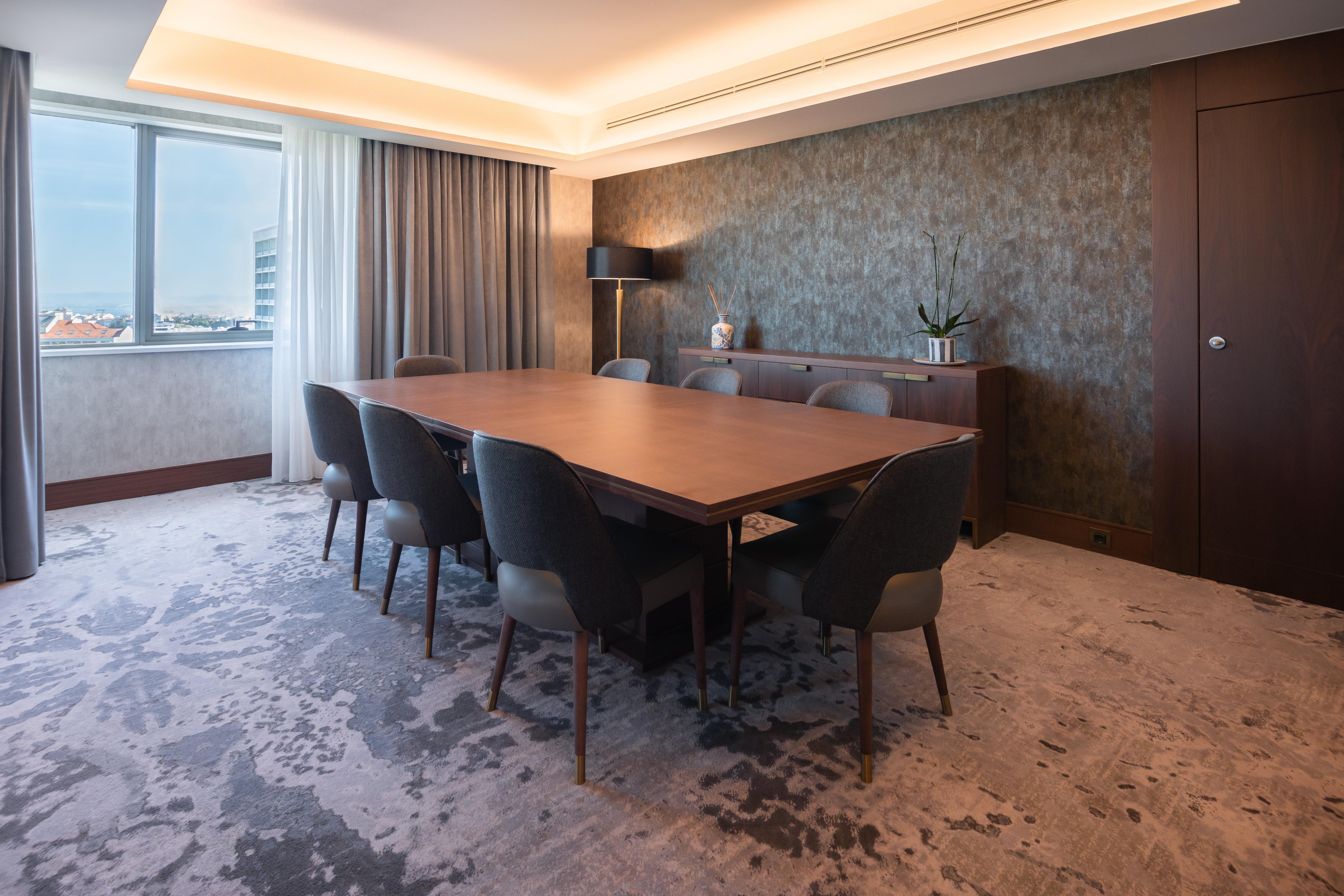 InterContinental Lisbon, an IHG Hotel Esterno foto The Boardroom at the 100 Queen's Gate